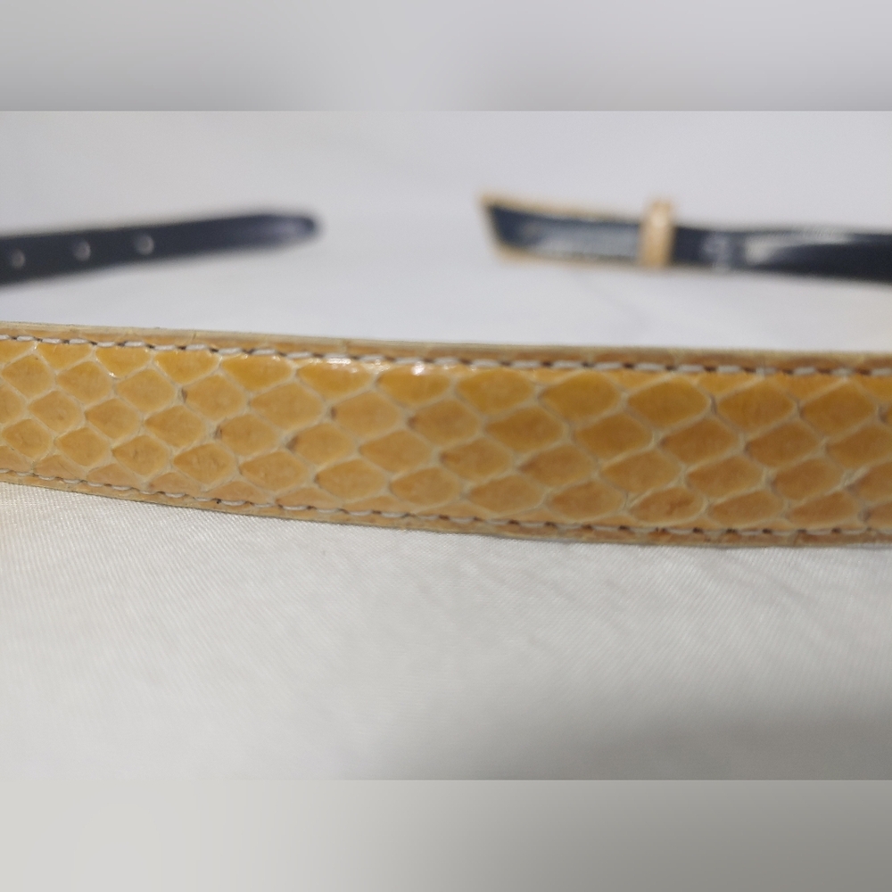 Great Condition F.O.B. Trading Genuine Snakeskin Oatmeal/Maize Belt Women's S